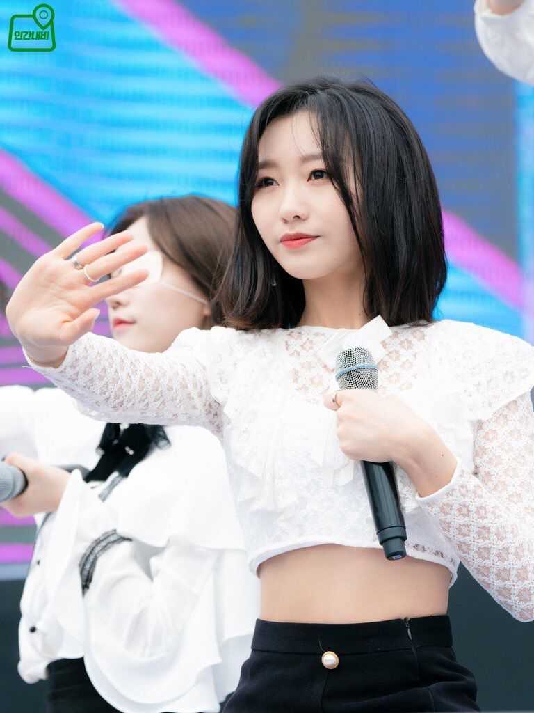 [러블리즈] 독일사는 친구에게 선물을 받아서 수정이 | 인스티즈