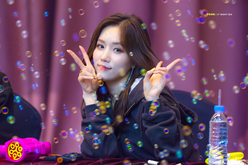 [러블리즈] 출근길에 본 은행나무가 이뻐서 명은이 | 인스티즈