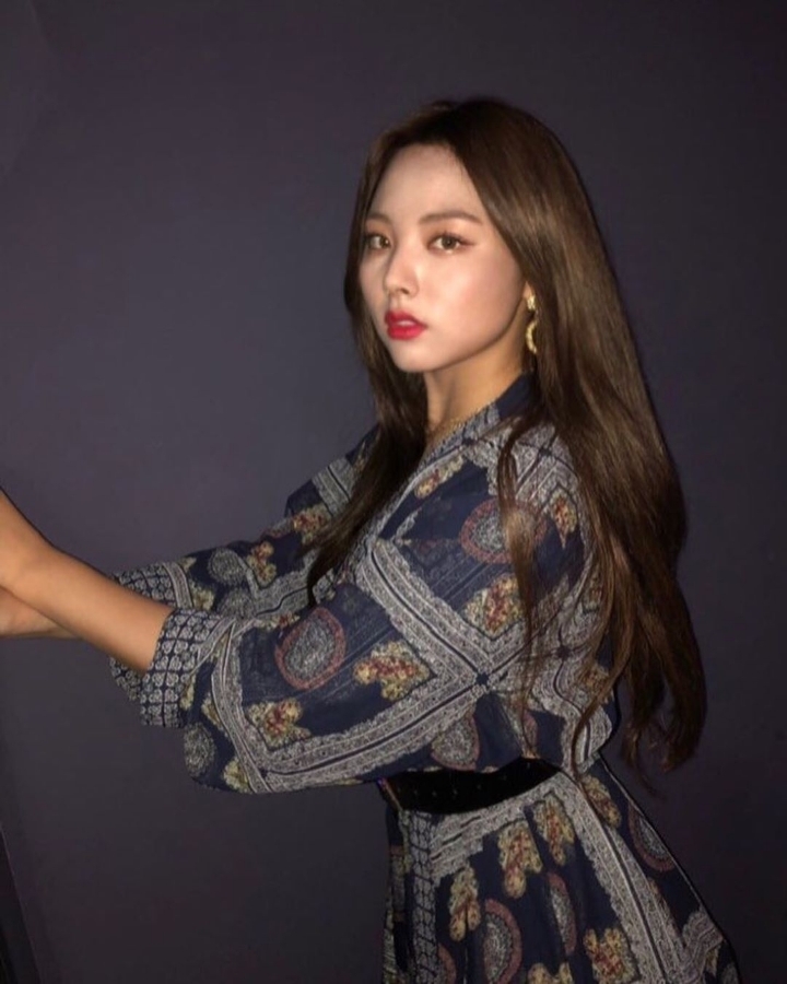 뭔가 건강한(?) 박지윤 느낌나는 걸그룹 멤버.jpg | 인스티즈