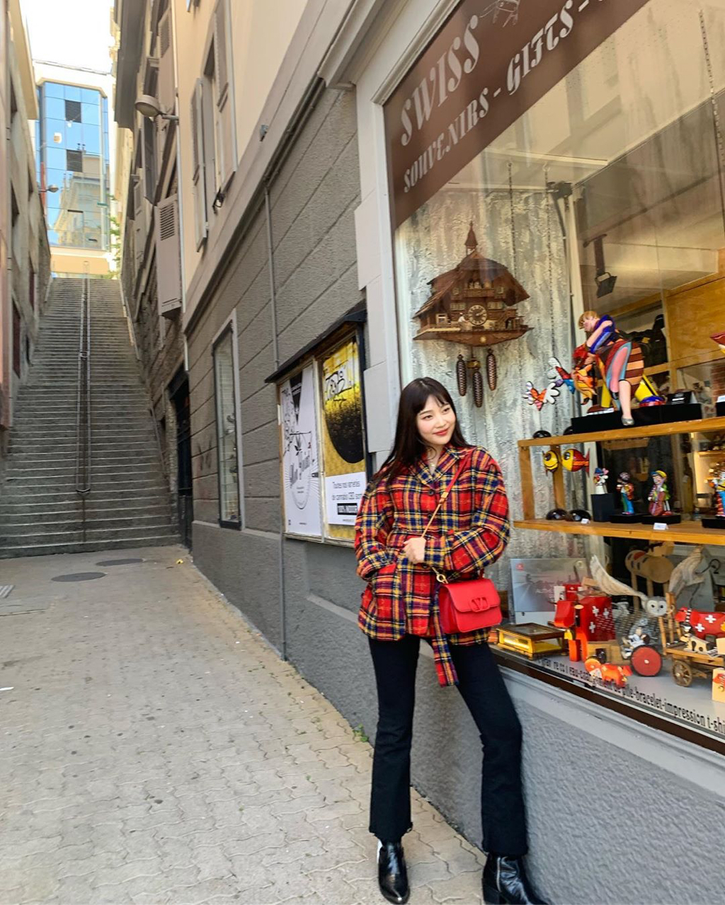 앞머리하고 더 귀여워진 레드벨벳 조이.jpgif | 인스티즈