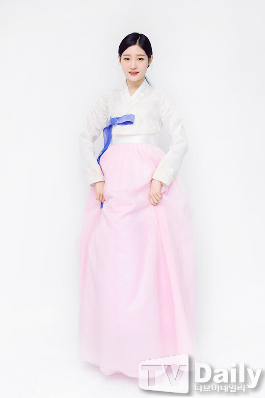 2020년 새해 기념 한복입은 정채연 .jpgif | 인스티즈