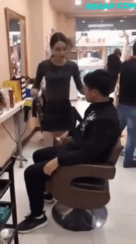 아 잘 안깎이네.. 가만있어봐요 | 인스티즈