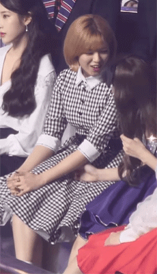 아이유를 대하는 트와이스 친구들.jpgif | 인스티즈