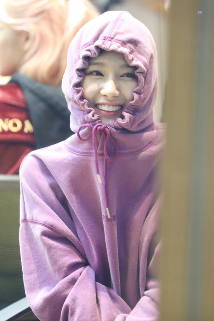 오늘이 생일인 트와이스 사나.jpgif | 인스티즈