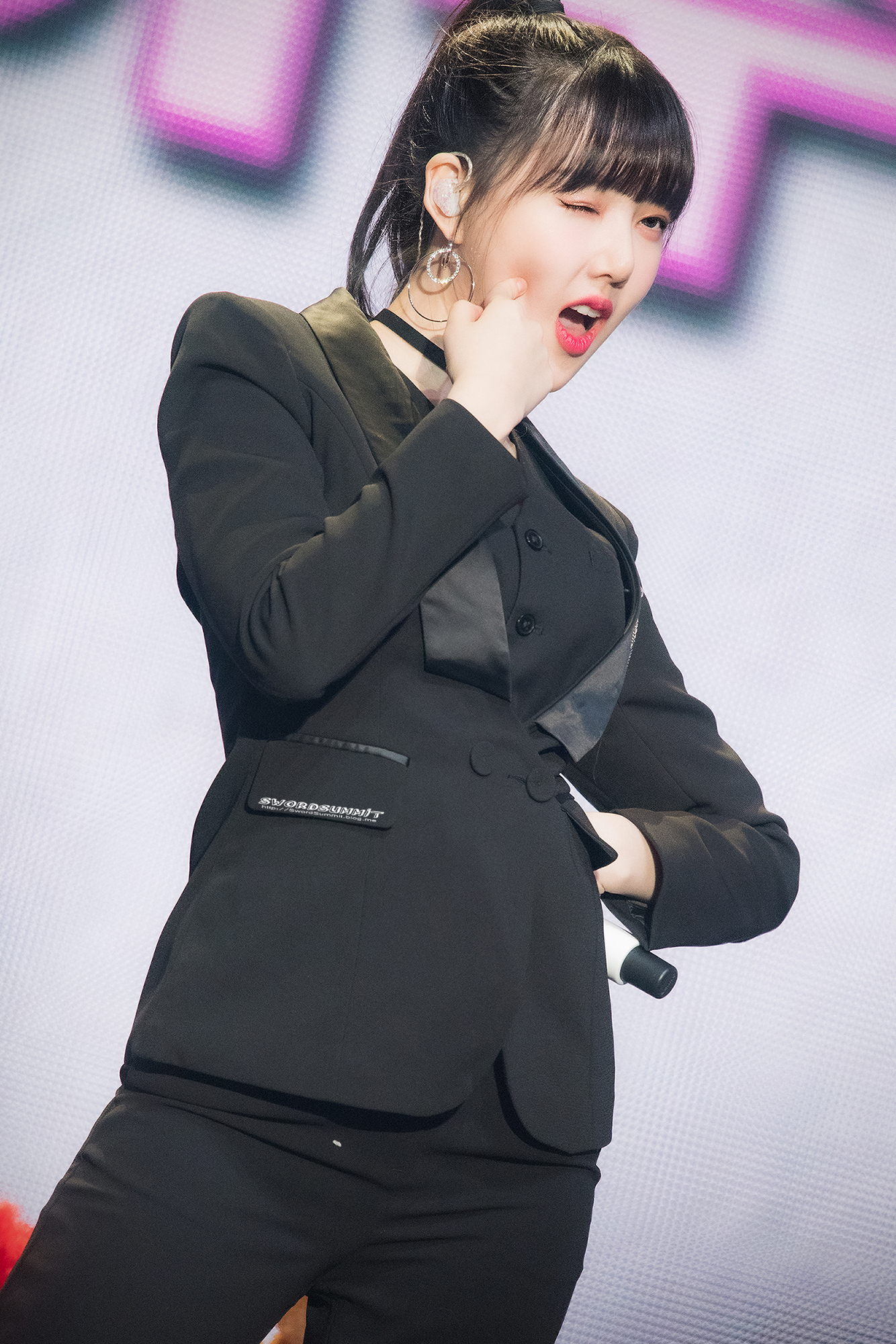 나른한 오후에 보니까 은근히 미인인 듯한 여자친구 예린이.jpgif | 인스티즈