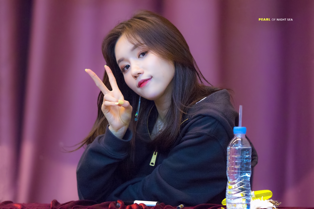 [러블리즈] 출근길에 본 은행나무가 이뻐서 명은이 | 인스티즈