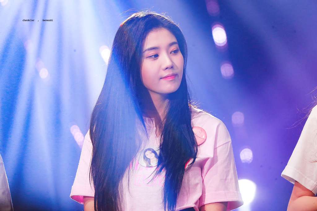 [아이즈원] 12월의 첫 업로드라서 권은비 | 인스티즈