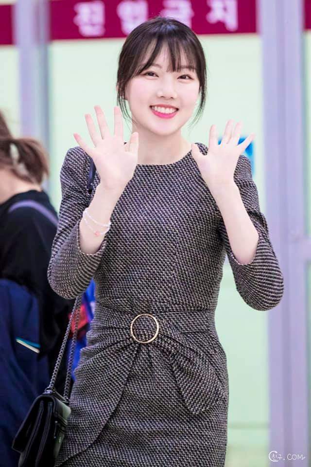 주말 아침을 여는 여자친구 예린이.jpgif | 인스티즈