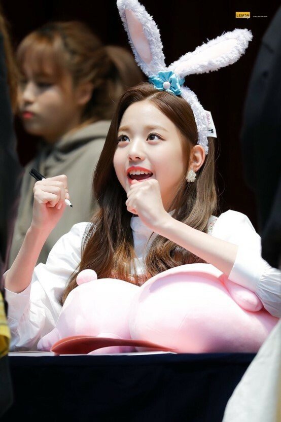 아이즈원 센터요정.jpgif | 인스티즈