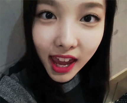 토끼 이빨 자랑하는 나연.gif | 인스티즈