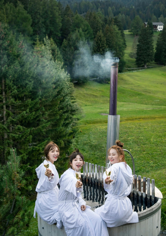 스위스 여행 중 레드벨벳 멤버들 중 제일 행복해 보이는 웬디.jpg | 인스티즈