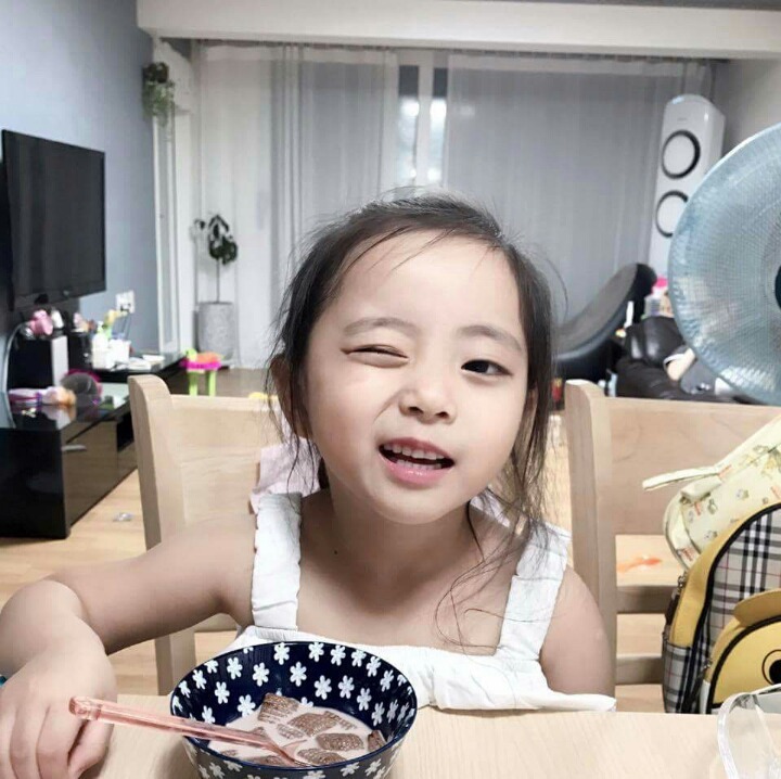 태어날 때부터 미모 만렙이던 아기 | 인스티즈