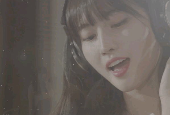 녹음실에서 노래하는 트와이스 모모 비주얼 수준 ㄷㄷㄷ | 인스티즈