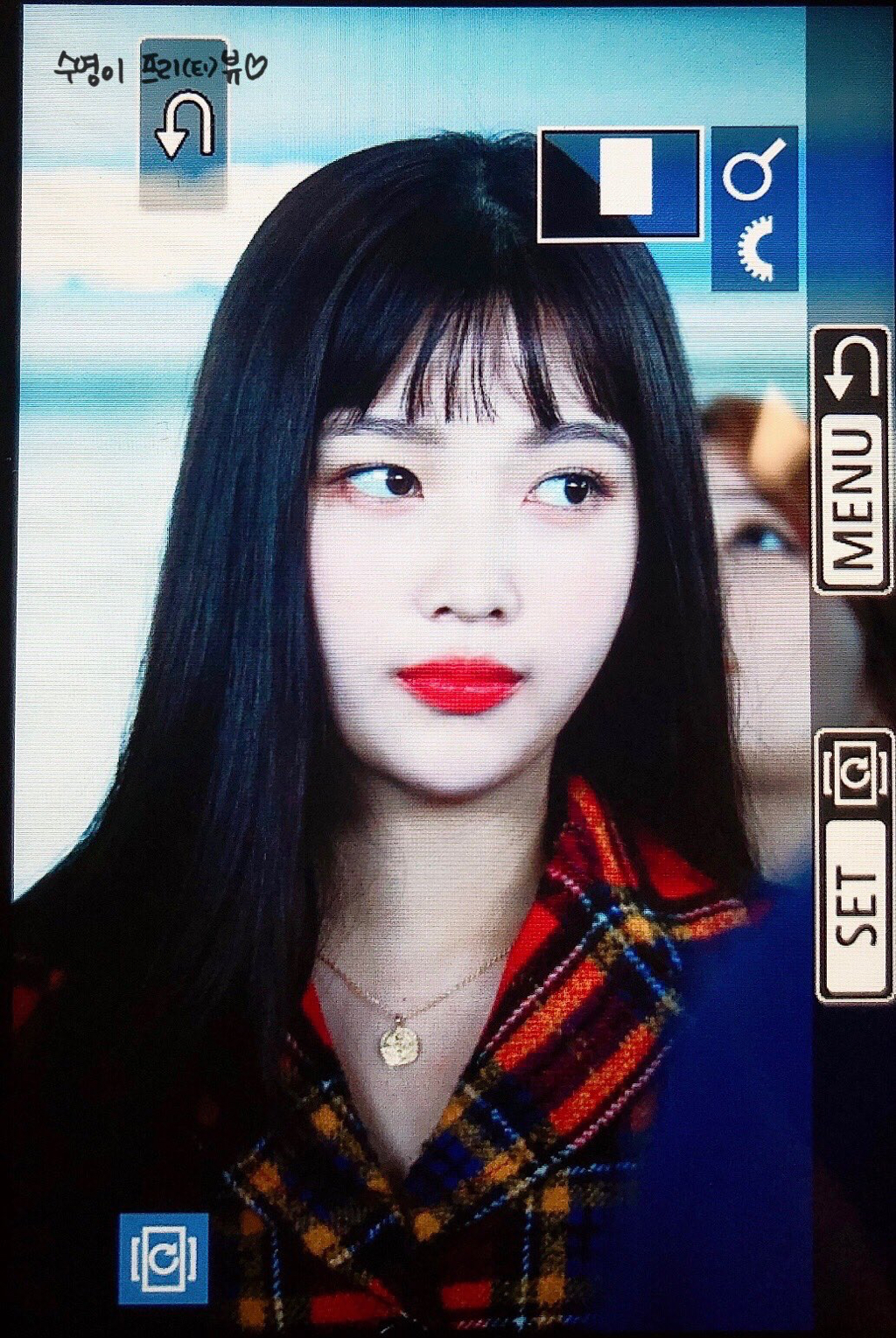 앞머리하고 더 귀여워진 레드벨벳 조이.jpgif | 인스티즈