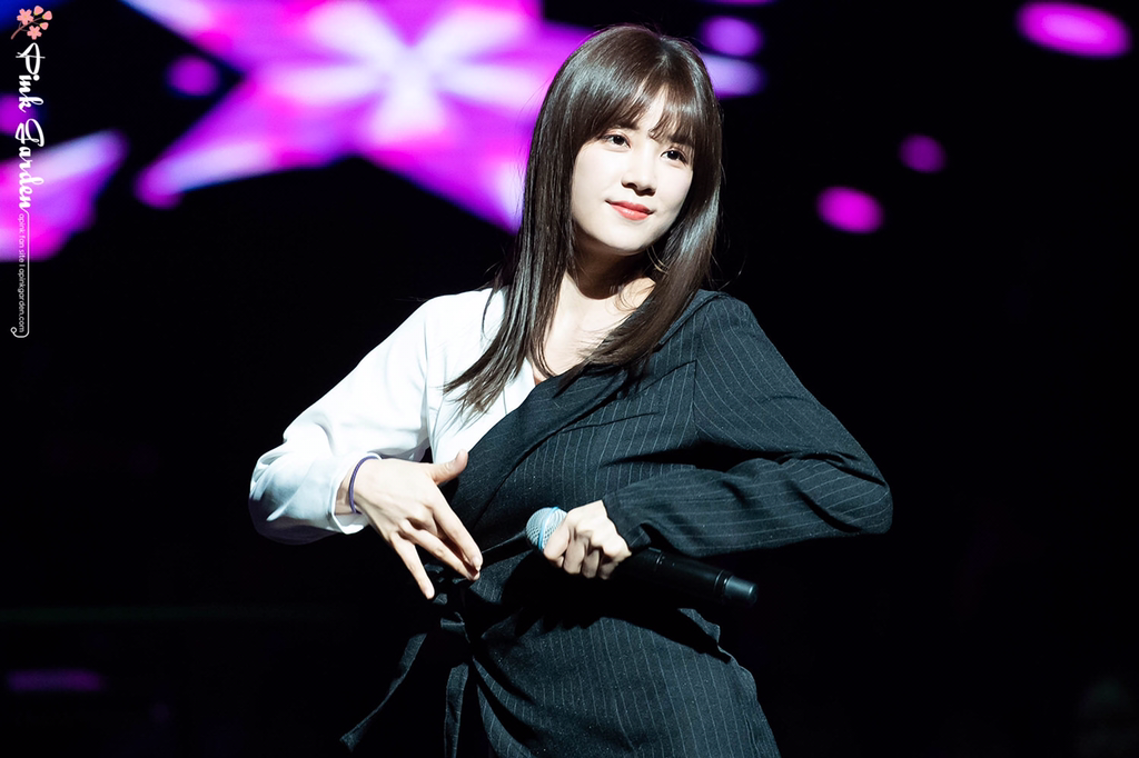 [에이핑크] 비 올것 같은 날씨라서 박초롱 | 인스티즈
