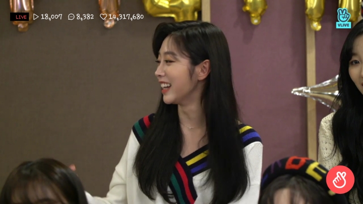 러블리즈 데뷔 4주년으로 V앱이 끝나서 캡쳐짤 | 인스티즈