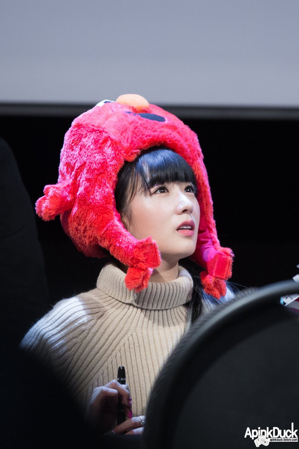 [에이핑크] 은행 갔다가 창구에서 초등학교 동창을 만나서 보미 | 인스티즈