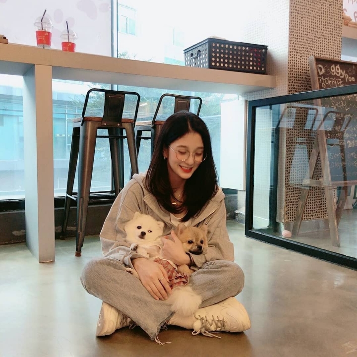 개놈이 부러워서 프로미스나인 이서연.gif | 인스티즈