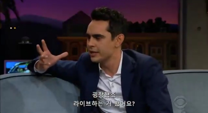 오늘자 미국 토크쇼에서 방탄소년단 팬이라는 맥스 밍겔라 | 인스티즈