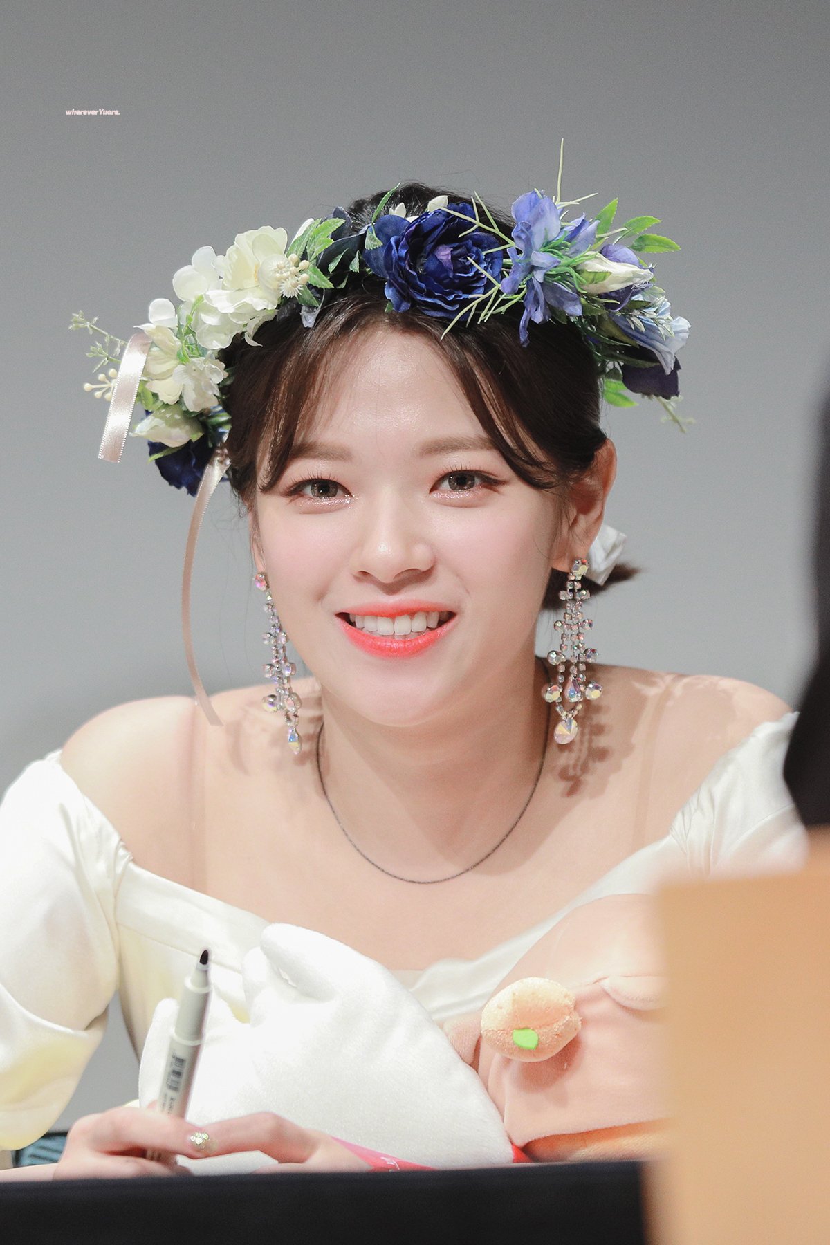 화관쓴 트와이스 정연이.jpg | 인스티즈