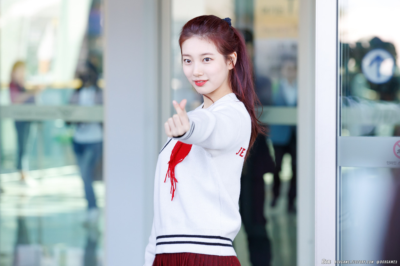 어제 인천공항 포니테일 수지.jpg | 인스티즈