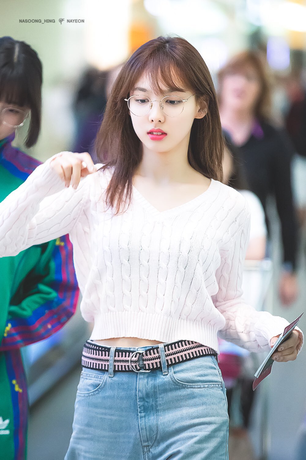귀여운 동그리 안경을 쓴 트와이스 나연.jpgif | 인스티즈