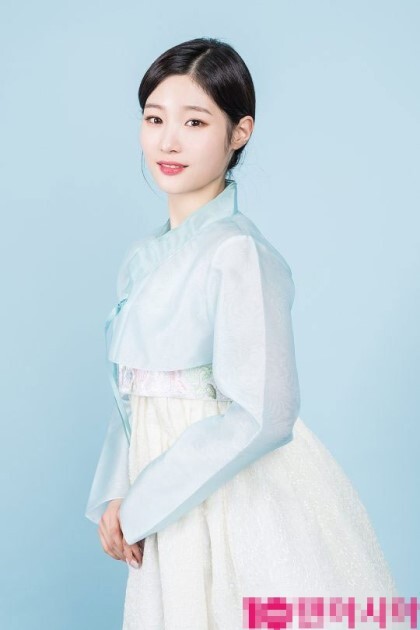 2020년 새해 기념 한복입은 정채연 .jpgif | 인스티즈