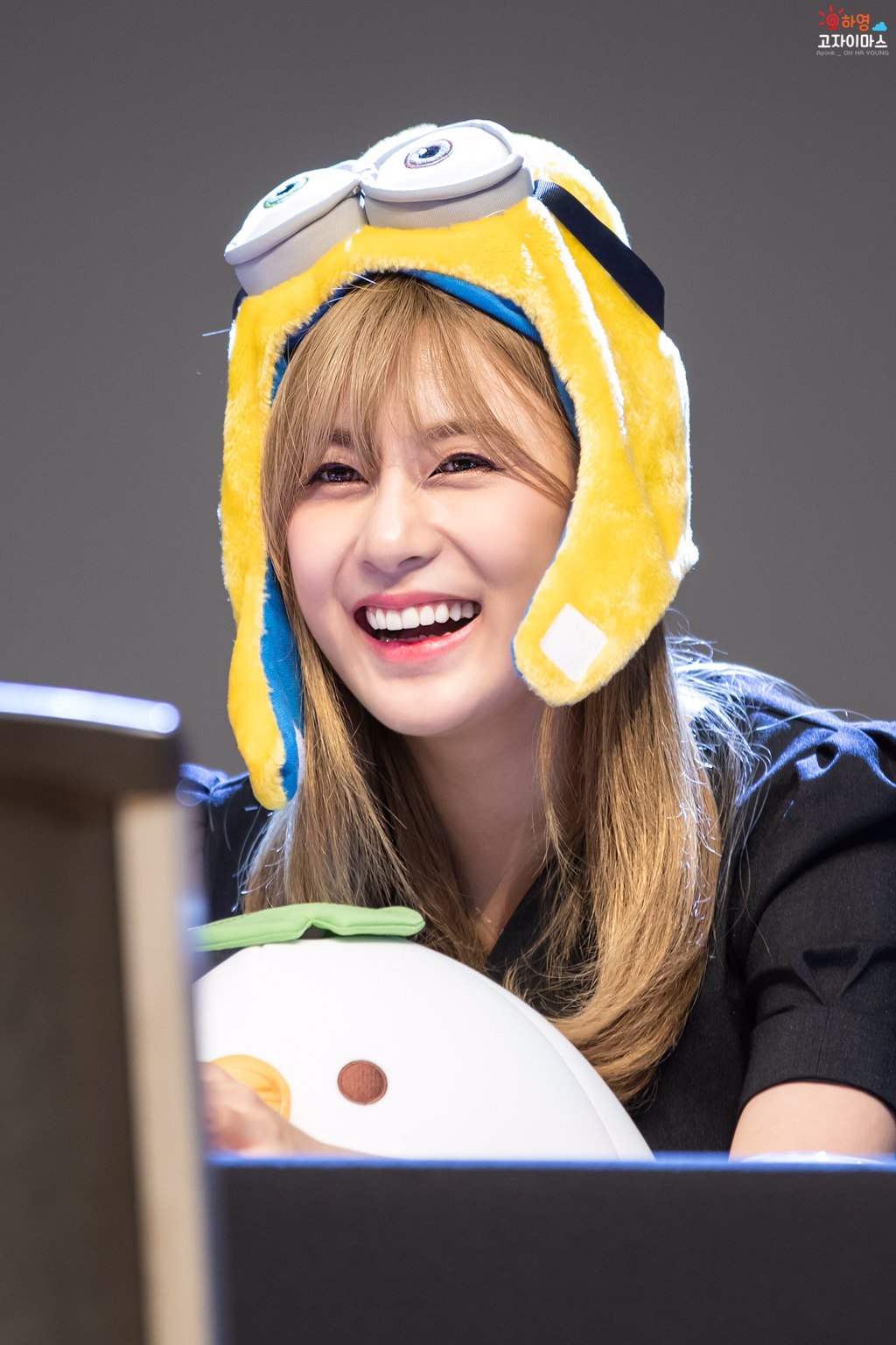 [에이핑크] 오늘은 기타 줄 교체 할 예정이라서 하영이 | 인스티즈