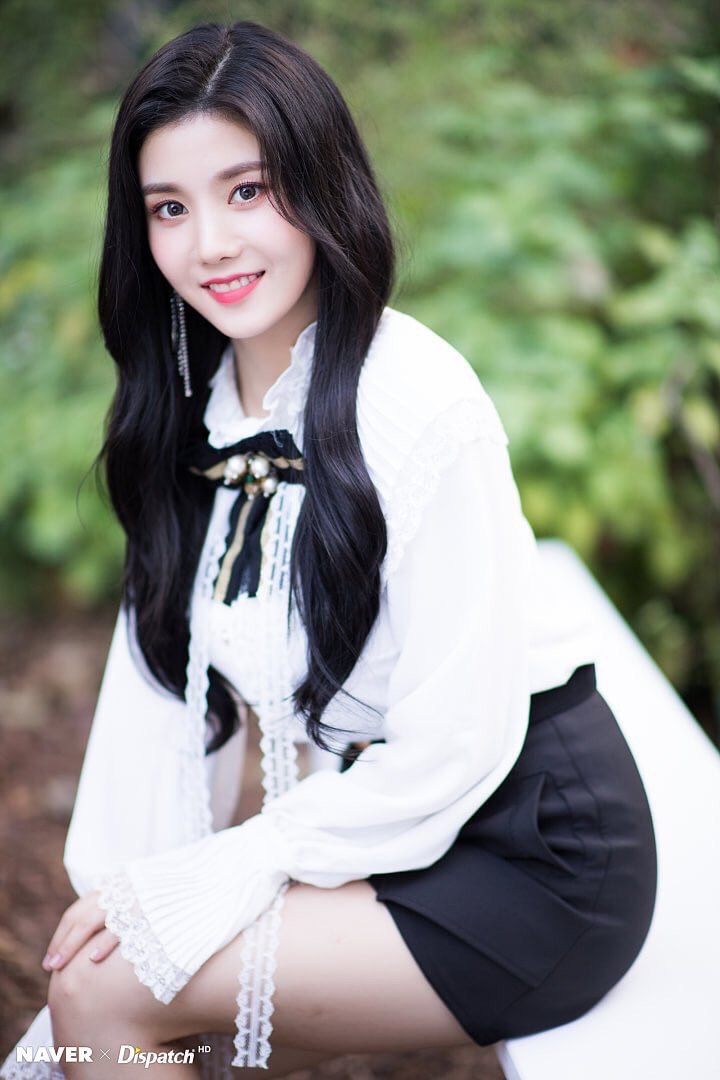 [아이즈원] 주말에 여사친님과 만날 약속을 잡아서 권은비 | 인스티즈