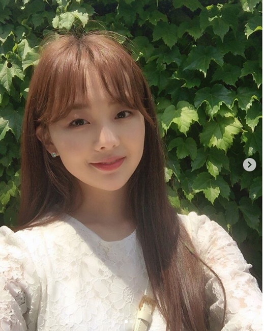 은근히 이쁜 배우 금새록 | 인스티즈