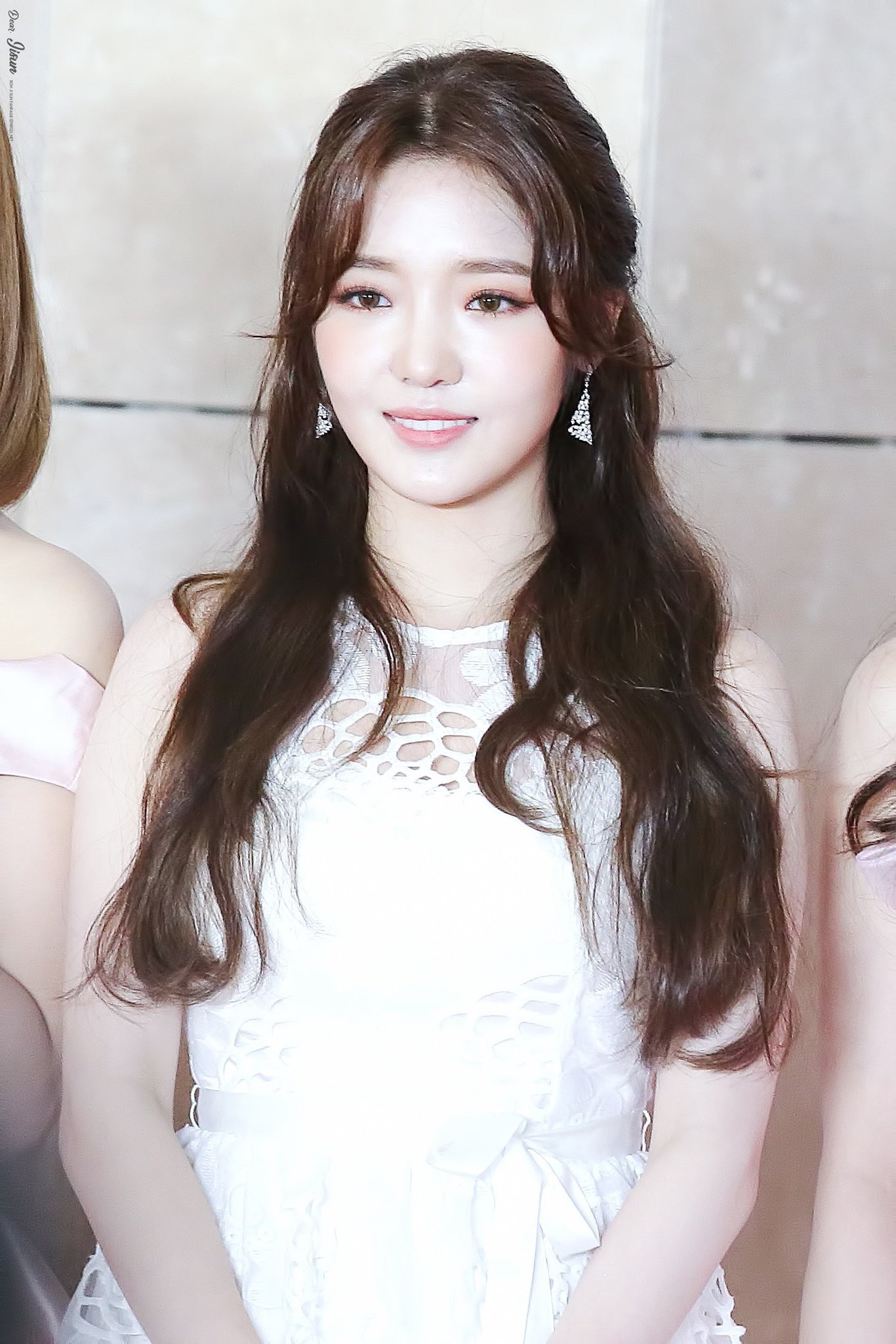 2018aaa 레드카펫에서의 9명의 예쁜 프로미스나인 | 인스티즈