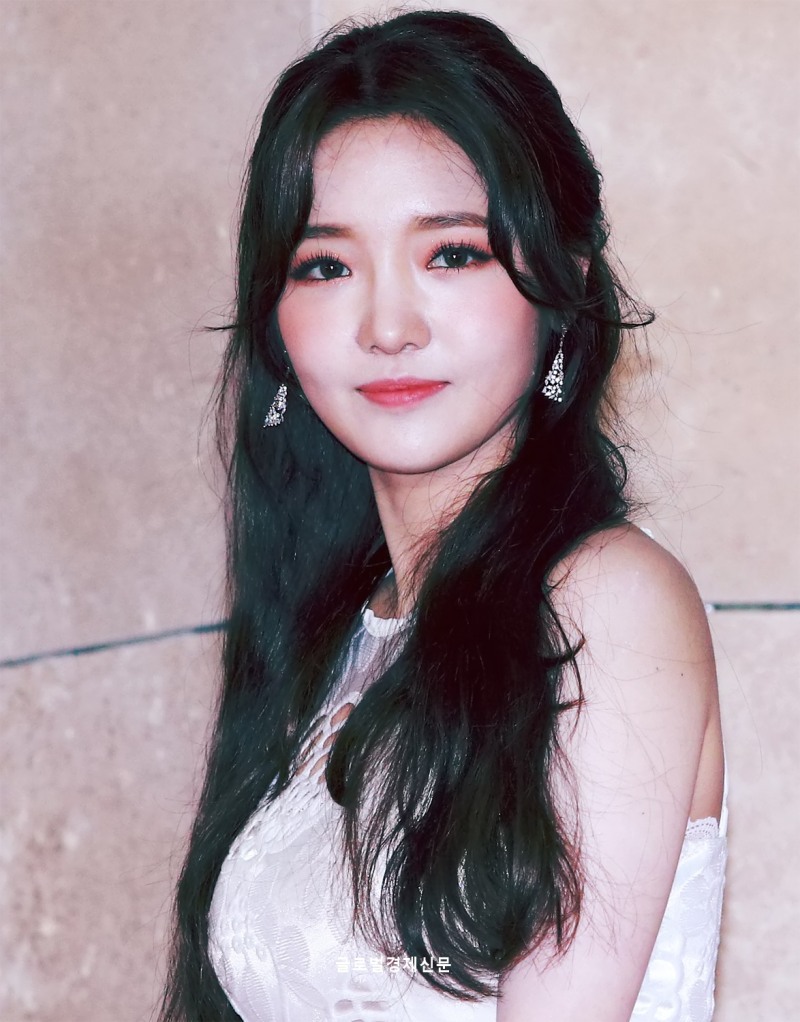 2018aaa 레드카펫에서의 9명의 예쁜 프로미스나인 | 인스티즈