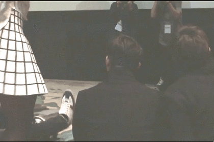 치마 짧은 여자만 보면 못참는 서인국.gif | 인스티즈