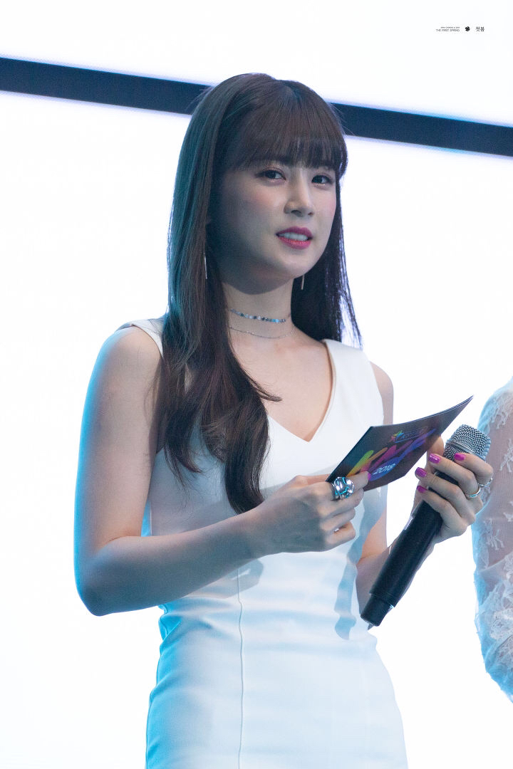 [에이핑크] 여유로운 생일을 보내고 있어서 박초롱 | 인스티즈