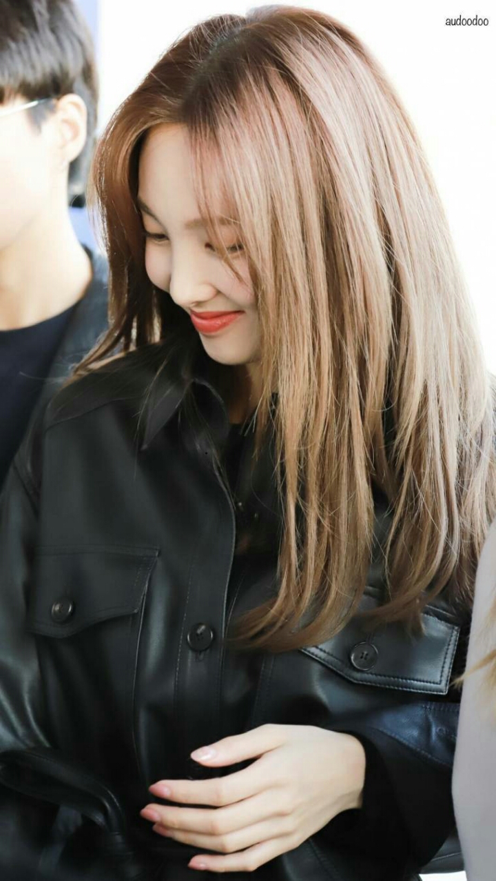 일본 공연차 출국하는 트와이스 임나연 | 인스티즈