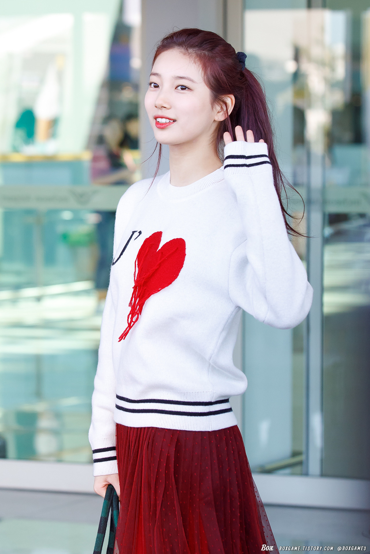 어제 인천공항 포니테일 수지.jpg | 인스티즈