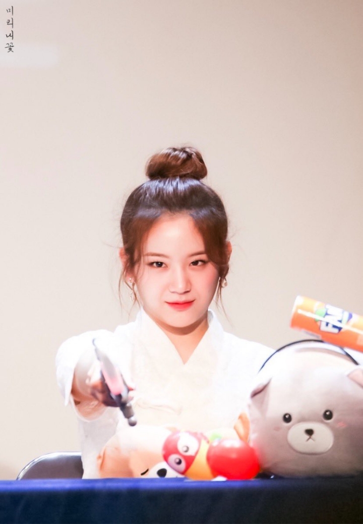 디발라 쫑난거같아서 기분전환 프로미스나인 장규리 | 인스티즈