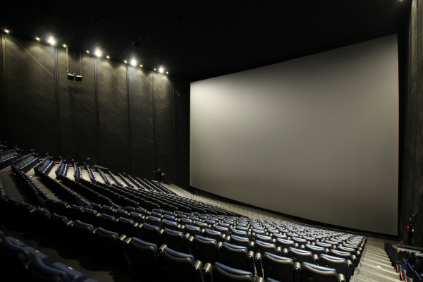 올해 당신이 영화관에서 본 최악의 작품 하나만 고른다면? | 인스티즈