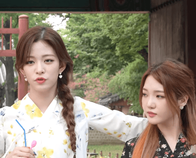 프로미스나인 걸어서 전주속으로.gif | 인스티즈