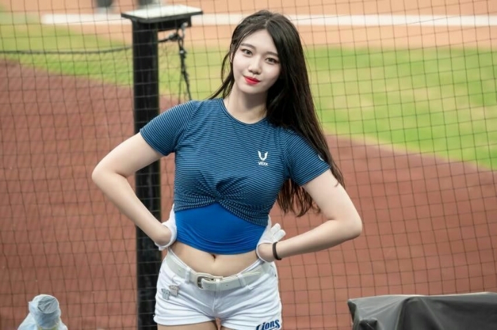 SK 치어리더 합류 소식 전하는 삼성 치어리더 출신 박현영 | 인스티즈