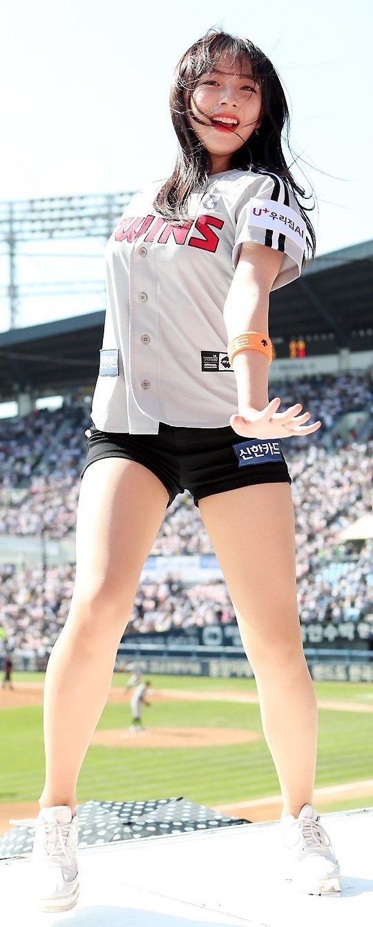 2002년생 치어리더 | 인스티즈