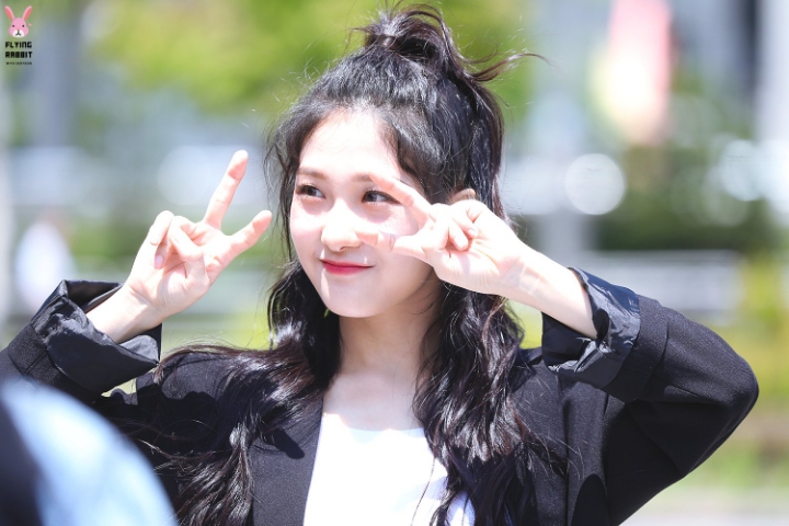 점심먹어서 기분좋으니 프로미스나인 더여니 이서연 | 인스티즈