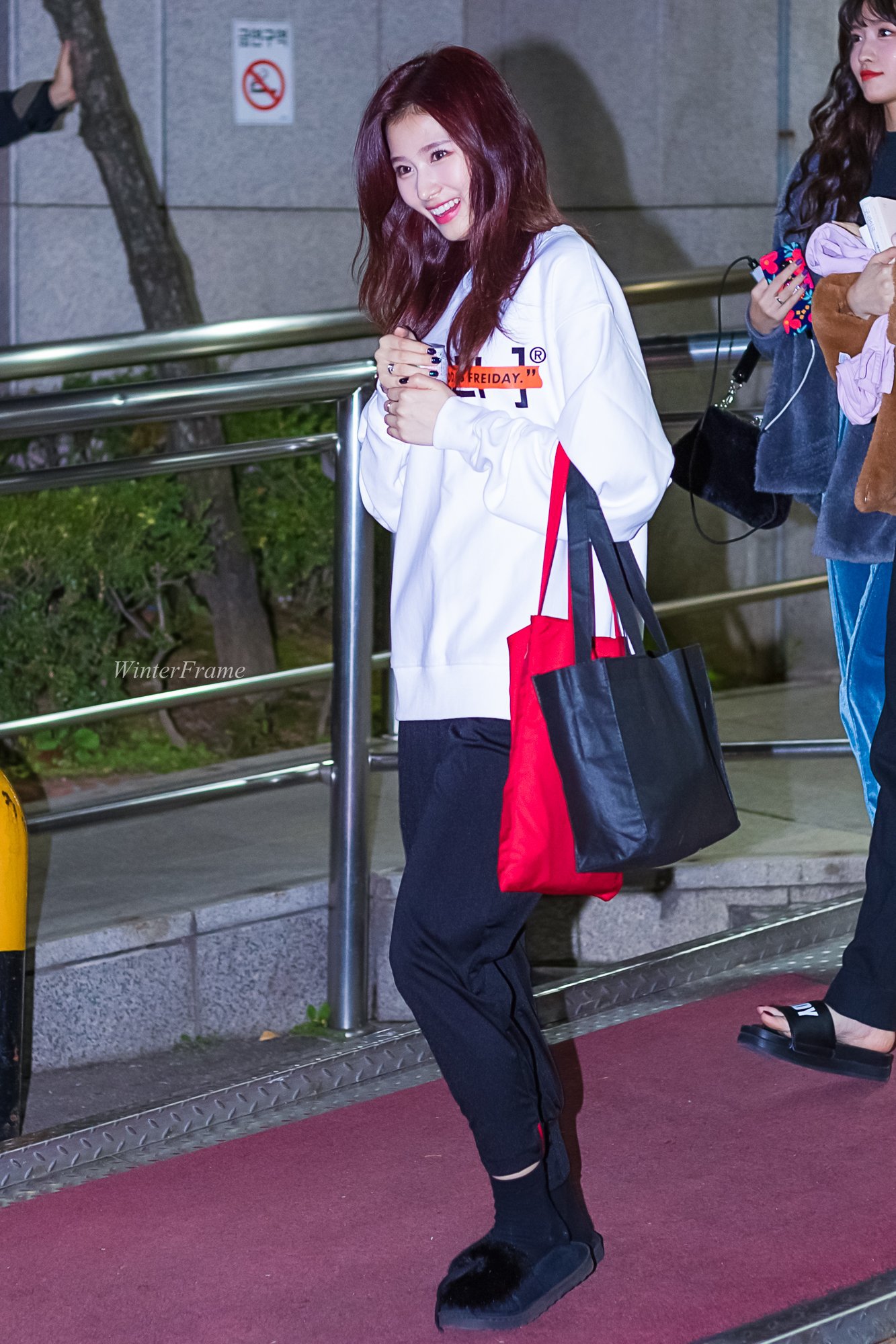 오늘이 생일인 트와이스 사나.jpgif | 인스티즈