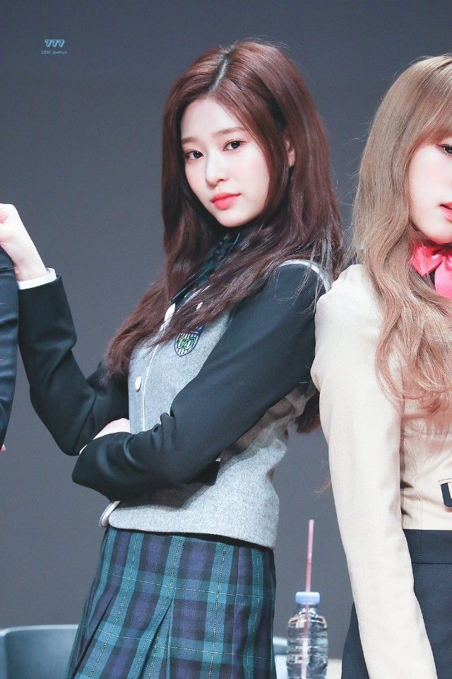 쭈굴미 넘치는 애잔한 개구리 아이즈원 김민주3.jpgif | 인스티즈