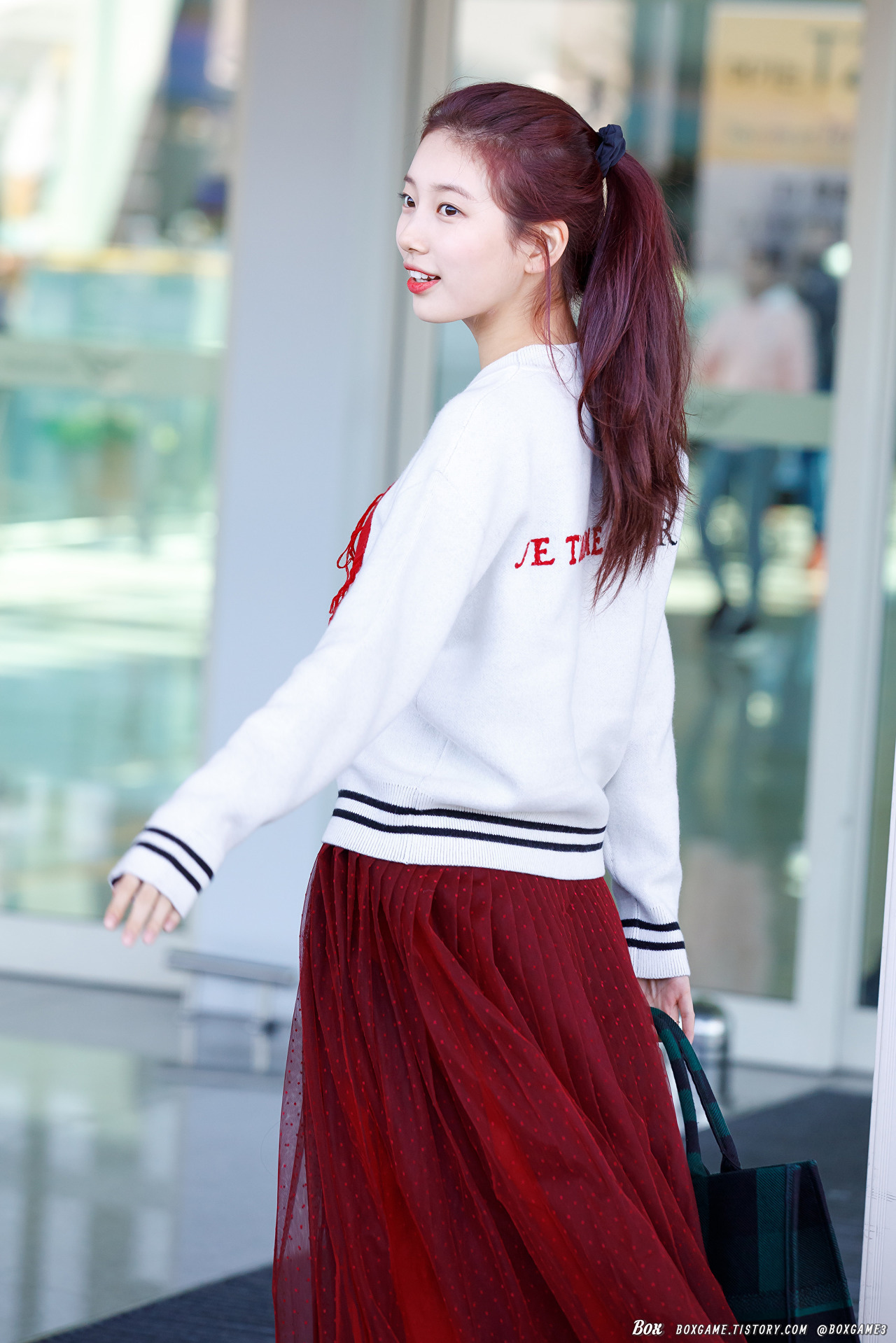 어제 인천공항 포니테일 수지.jpg | 인스티즈