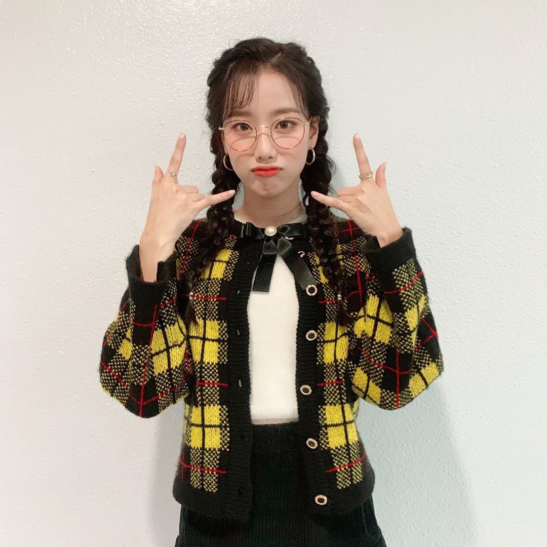 안경쓴 오늘자 에이프릴 나은이 인스타그램.jpg | 인스티즈