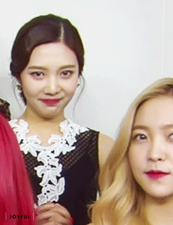조이랑 아이컨택 하고 가세요.gif | 인스티즈