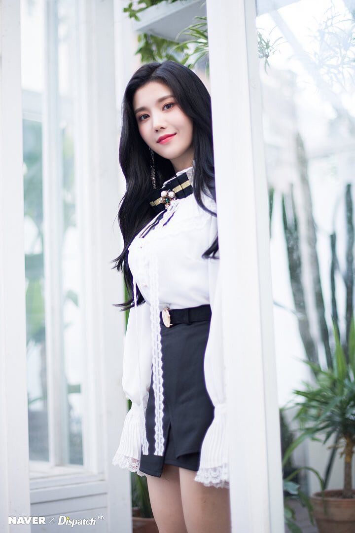 [아이즈원] 주말에 여사친님과 만날 약속을 잡아서 권은비 | 인스티즈