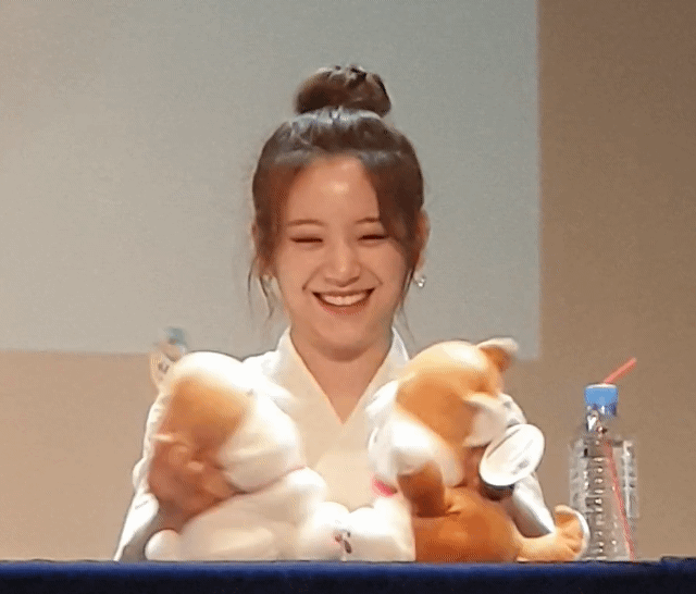 디발라 쫑난거같아서 기분전환 프로미스나인 장규리 | 인스티즈