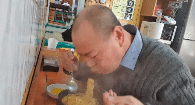 경춘자 라면 한사발 땡기시는 박술희장군.gif | 인스티즈